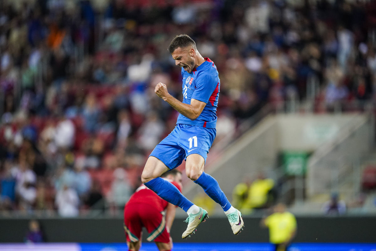 波兰队力克日本队，奥恰洛夫带队取胜