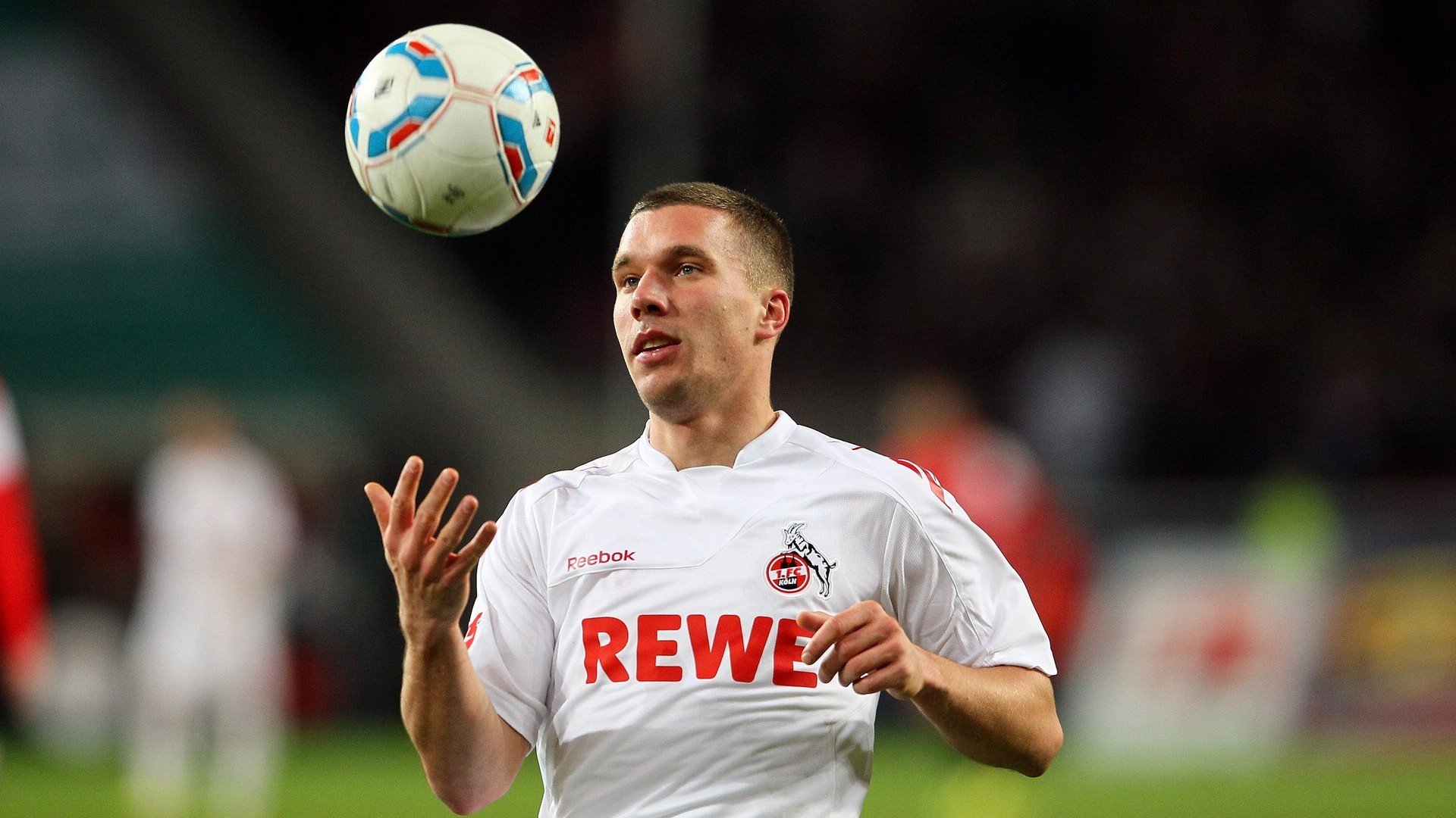 开云体育平台APP-乌克兰碾压瑞士，当国家意志成为绿茵场上的第12人